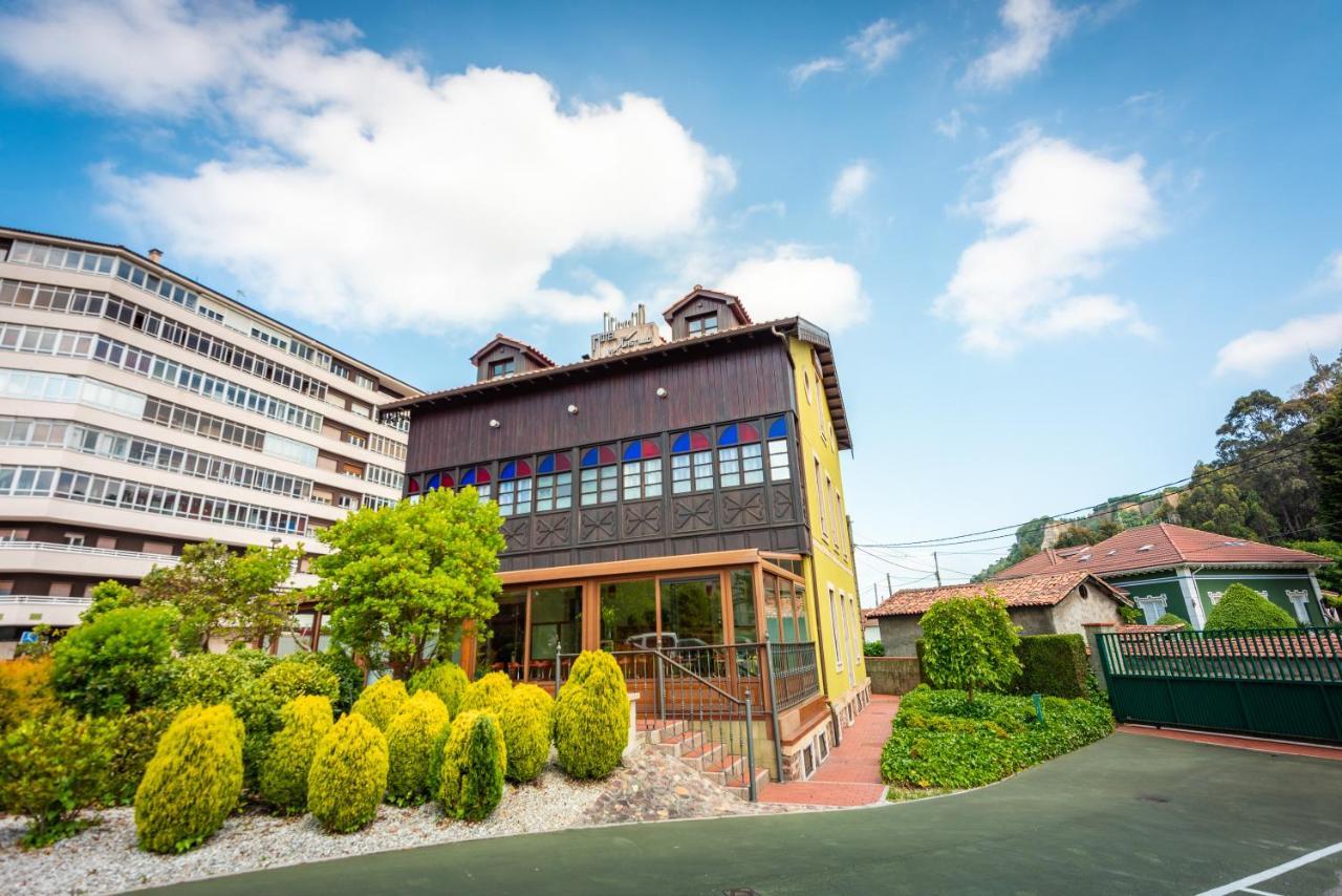 Hotel Castillo De Gauzon Salinas  Exteriör bild